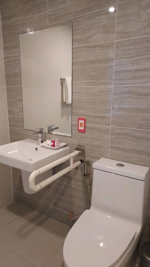 Wellness Stay & Hotel Sukhumvit 107 방콕 외부 사진